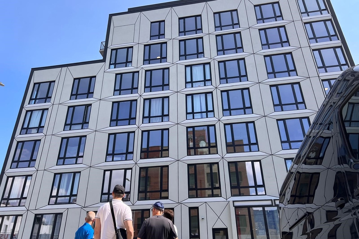 Mixed-use 114 units complex